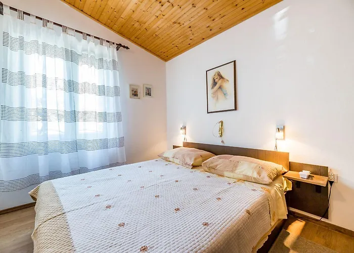 Mediterranes Nur 550 Meter Zum Mit Grillbereich, Privater Terrasse, Parkplatz * Baška