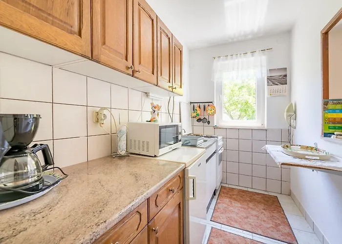 Mediterranes Nur 550 Meter Zum Mit Grillbereich, Privater Terrasse, Parkplatz *