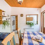 Mediterranes Nur 550 Meter Zum Mit Grillbereich, Privater Terrasse, Parkplatz