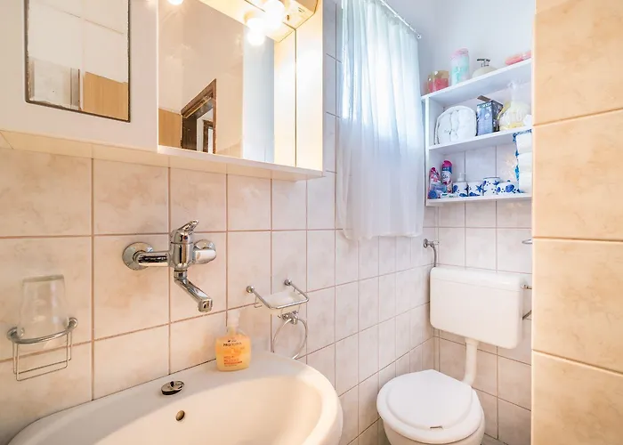 Mediterranes Nur 550 Meter Zum Mit Grillbereich, Privater Terrasse, Parkplatz * Baška